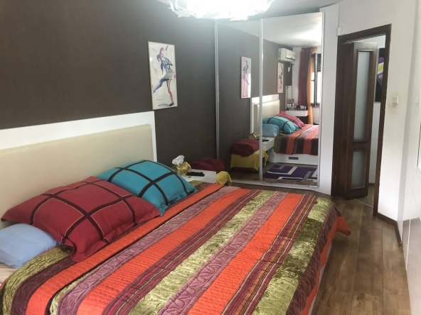 Тристаен апартамент в Бургас, Възраждане - 94 кв.м за 2394 €/кв.м - Снимка #1