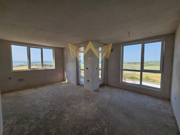 Тристаен апартамент в Бургас, Меден рудник - зона В - 97 кв.м за 681 €/кв.м - Снимка #1