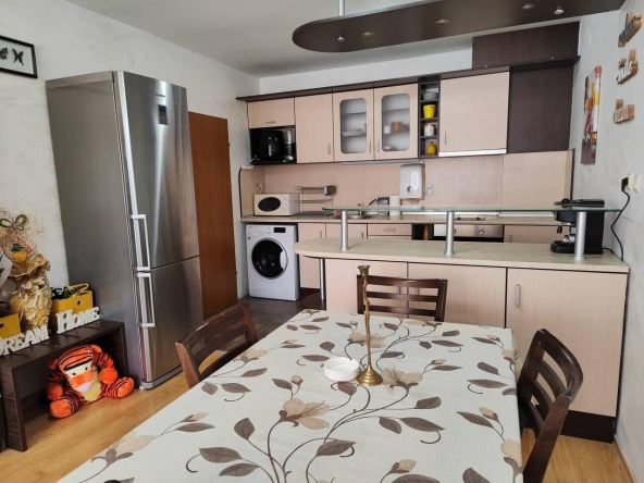 Дава се под наем Двустаен апартамент в Бургас, Сарафово - 65 кв.м за 408 € - Снимка #1