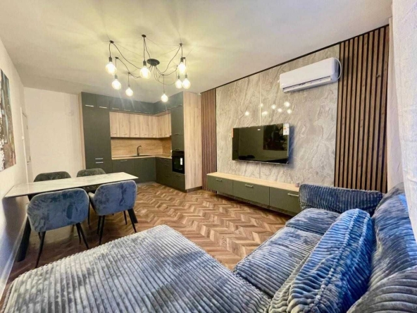 Тристаен апартамент в Пловдив, Център - 64 кв.м за 2250 €/кв.м - Снимка #1