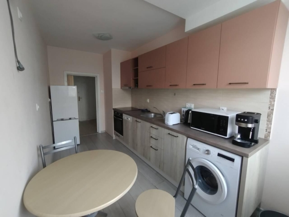 Дава се под наем Двустаен апартамент в Пловдив, Център - 76 кв.м за 590 € - Снимка #1