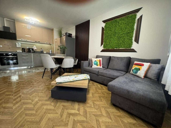 Двустаен апартамент в Пловдив, Център - 68 кв.м за 2648 €/кв.м - Снимка #1