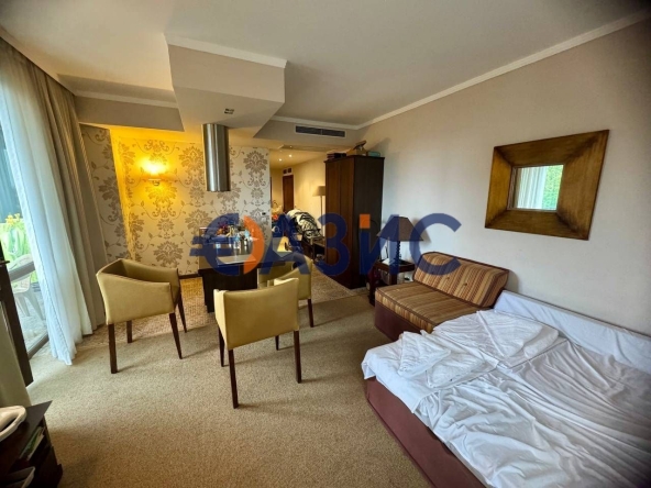 Двустаен апартамент в к.к. Слънчев бряг - 78 кв.м за 1206 €/кв.м - Снимка #1