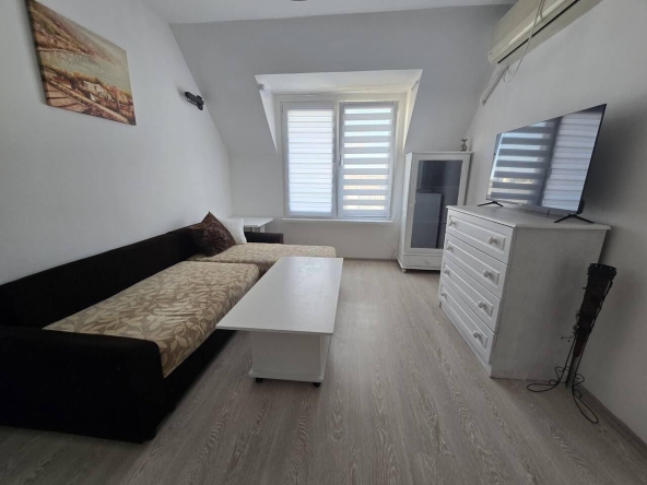 Дава се под наем Двустаен апартамент в Бургас, Център - 40 кв.м за 700 € - Снимка #1