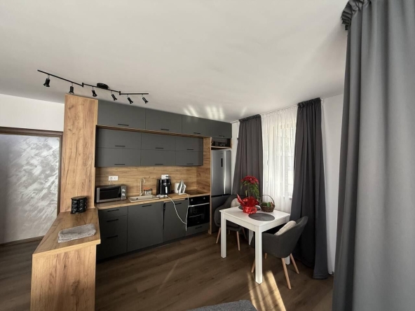 Дава се под наем Тристаен апартамент в Пловдив, Христо Смирненски - 80 кв.м за 663 € - Снимка #1