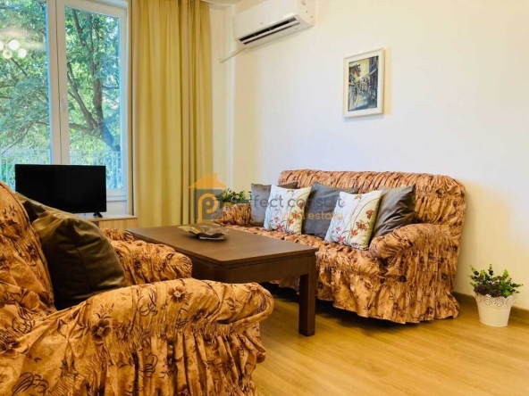 Дава се под наем Тристаен апартамент в Пловдив, Център - 110 кв.м за 1350 € - Снимка #1