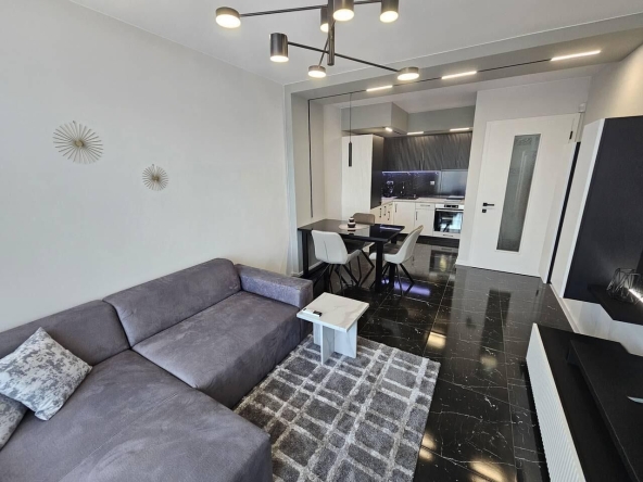 Дава се под наем Двустаен апартамент в Пловдив, Център - 75 кв.м за 800 € - Снимка #1