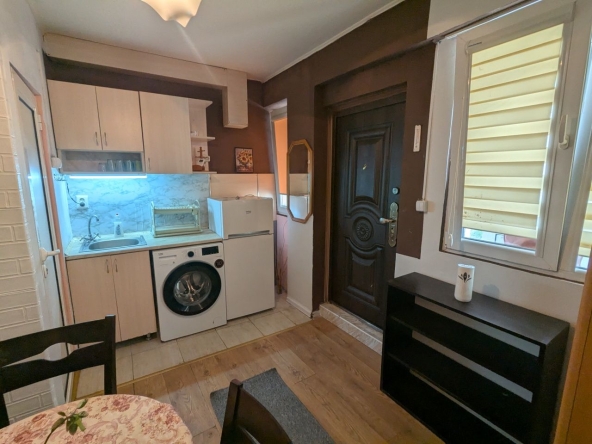 Дава се под наем Едностаен апартамент в Варна, Трошево - 20 кв.м за 204 € - Снимка #1