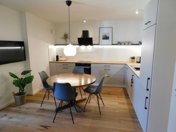 Дава се под наем Двустаен апартамент в София, Люлин 9 - 65 кв.м за 479.4 € - Снимка #1