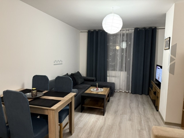 Дава се под наем Двустаен апартамент в Банско - 76 кв.м за 357 € - Снимка #1