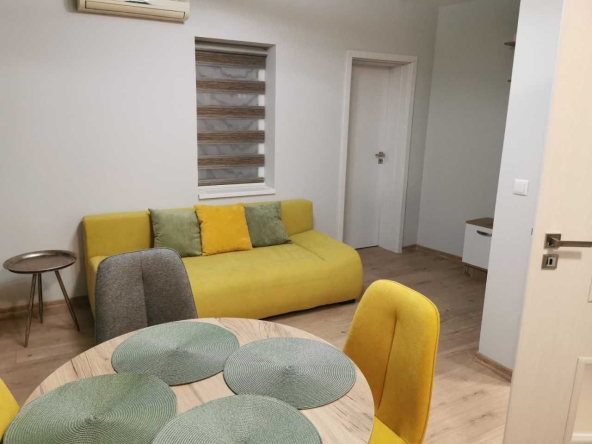 Дава се под наем Двустаен апартамент в Пловдив, Младежки Хълм - 66 кв.м за 375 € - Снимка #1