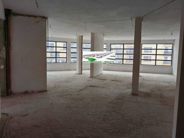 Дава се под наем Магазин в Пловдив, Христо Смирненски - 1237 кв.м за 8659 € - Снимка #1