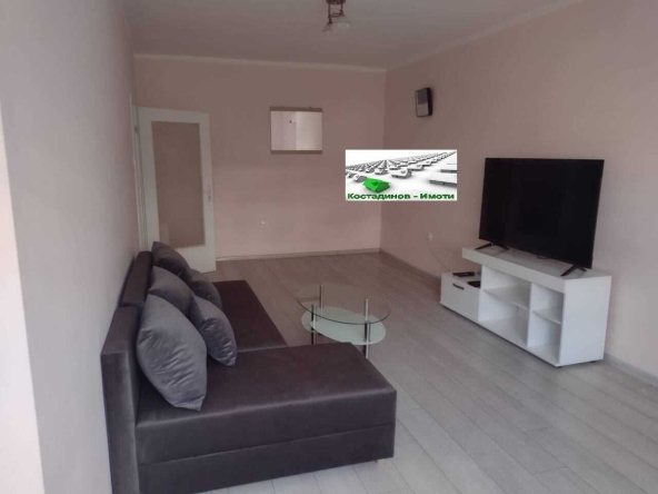 Дава се под наем Двустаен апартамент в Пловдив, Младежки Хълм - 76 кв.м за 590 € - Снимка #1