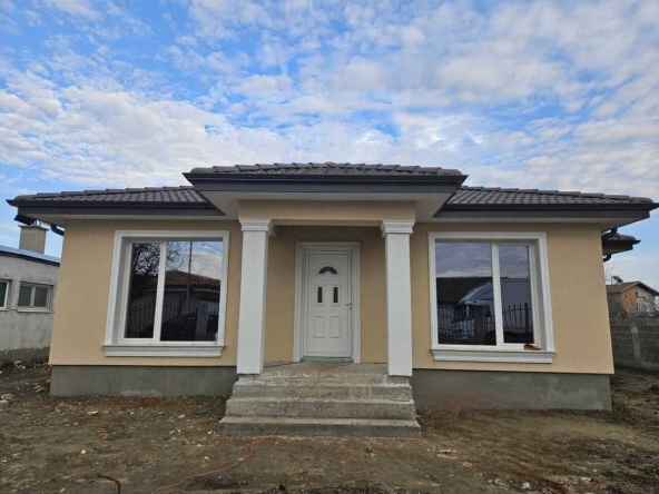 Къща в с. Рогош, Област Пловдив - 195 кв.м за 1283 €/кв.м - Снимка #1