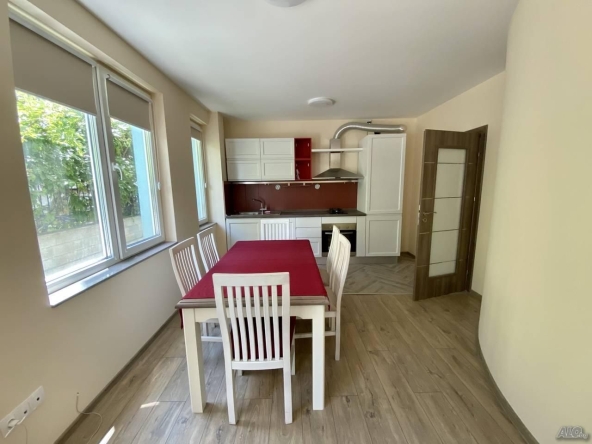 Дава се под наем Тристаен апартамент в Варна, ВИНС - 95 кв.м за 700 € - Снимка #1