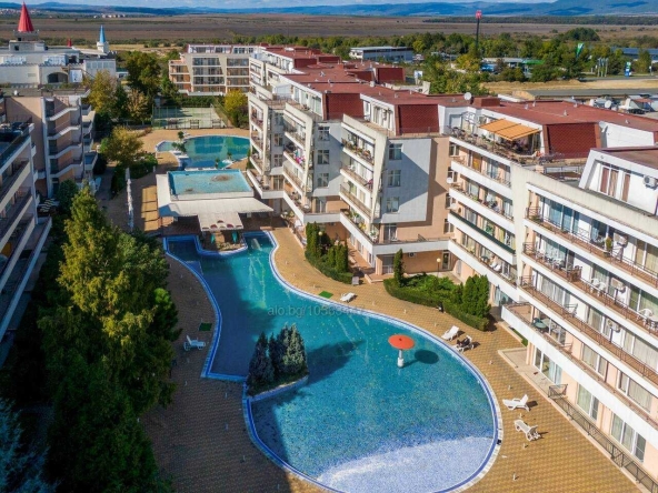 Дава се под наем Двустаен апартамент в к.к. Слънчев бряг - 72 кв.м за 256 € - Снимка #1