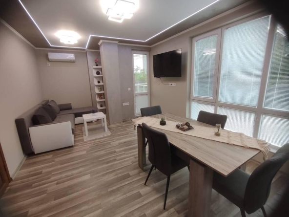 Дава се под наем Двустаен апартамент в Бургас, Изгрев - 63 кв.м за 663 € - Снимка #1