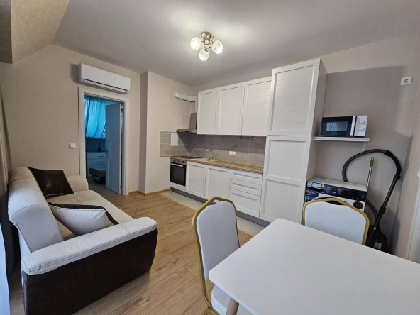 Дава се под наем Тристаен апартамент в Бургас, Възраждане - 77 кв.м за 663 € - Снимка #1