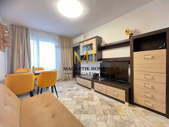 Дава се под наем Двустаен апартамент в Бургас, Център - 70 кв.м за 510 € - Снимка #1