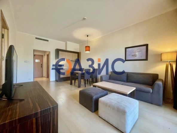 Двустаен апартамент в к.к. Слънчев бряг - 64 кв.м за 1311 €/кв.м - Снимка #1