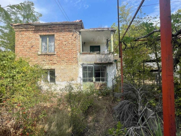 Къща в с. Черни връх, Област Шумен - 140 кв.м за 165 €/кв.м - Снимка #1