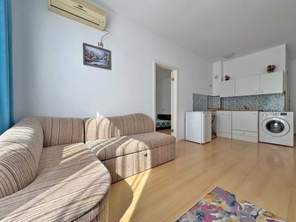 Двустаен апартамент в к.к. Слънчев бряг - 50 кв.м за 1160 €/кв.м - Снимка #1