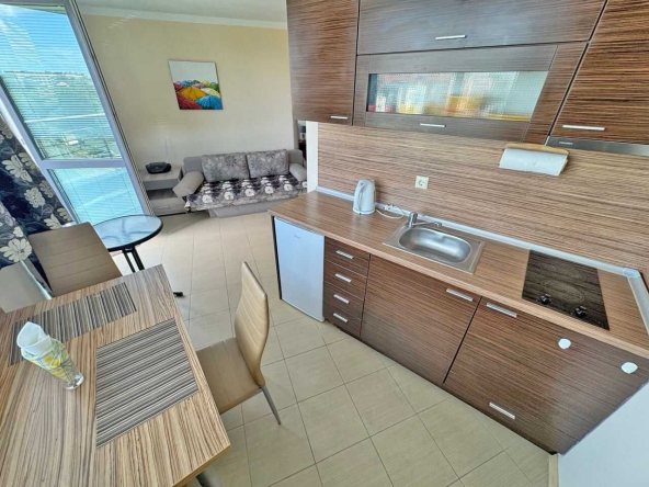 Двустаен апартамент в к.к. Слънчев бряг - 58 кв.м за 1182 €/кв.м - Снимка #1