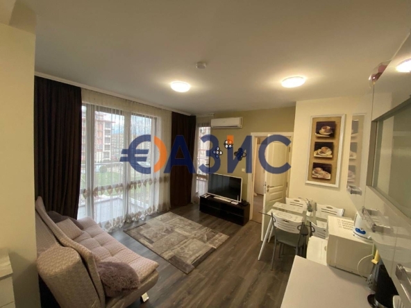 Двустаен апартамент в к.к. Слънчев бряг - 59 кв.м за 1373 €/кв.м - Снимка #1