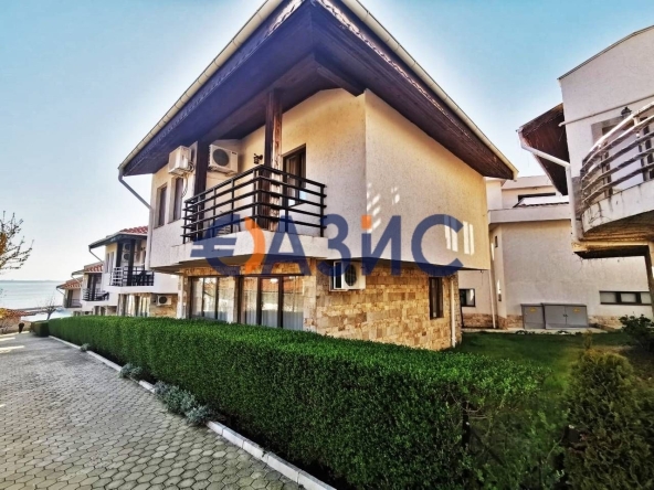 Къща в Свети Влас - 225 кв.м за 1334 €/кв.м - Снимка #1