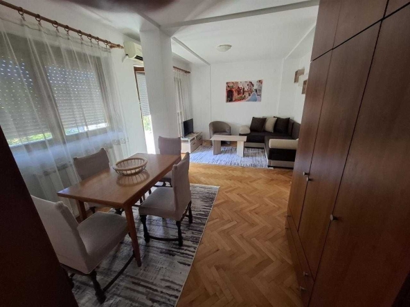 Дава се под наем Двустаен апартамент в Пловдив, Кючук Париж - 70 кв.м за 306 € - Снимка #1