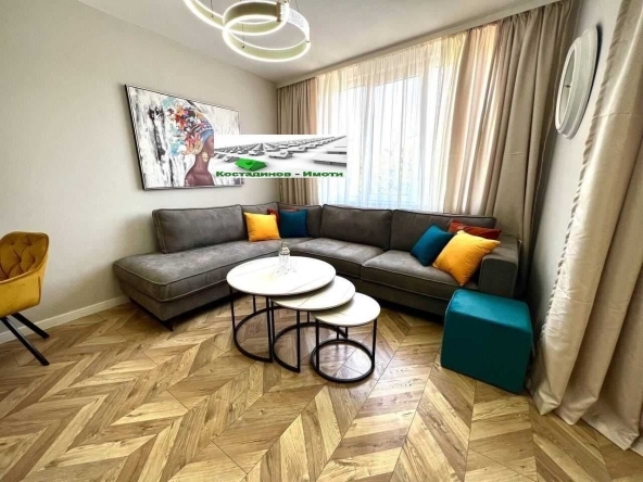 Тристаен апартамент в Пловдив, Христо Смирненски - 97 кв.м за 2269 €/кв.м - Снимка #1