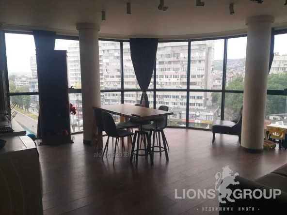 Дава се под наем Двустаен апартамент в Варна, Център - 65 кв.м за 625 € - Снимка #1
