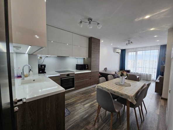 Тристаен апартамент в Пловдив, Остромила - 94 кв.м за 1809 €/кв.м - Снимка #1