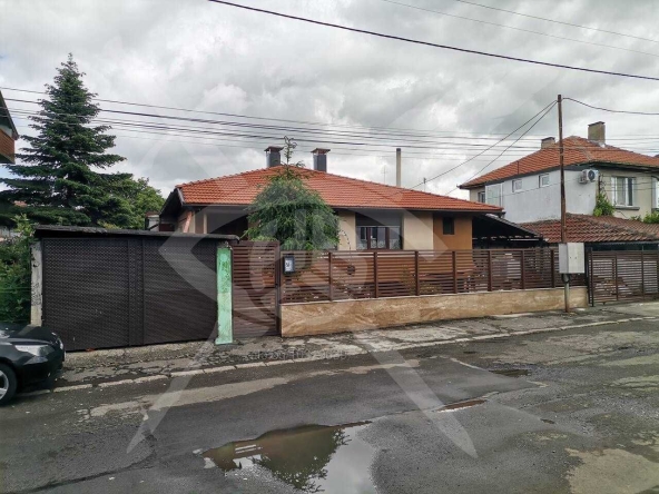 Къща в Бургас, Долно Езерово - 177 кв.м за 1300 €/кв.м - Снимка #1