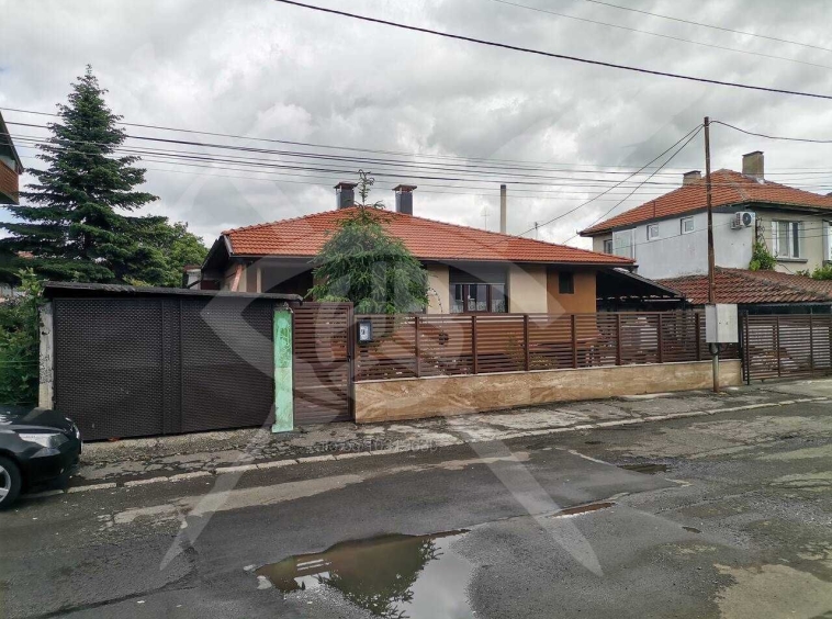 Къща в Бургас, Долно Езерово - 177 кв.м за 1300 €/кв.м - Снимка #1