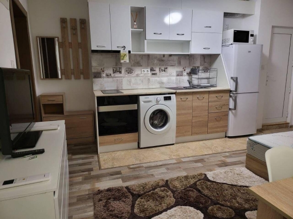 Дава се под наем Едностаен апартамент в Бургас, Възраждане - 25 кв.м за 204 € - Снимка #1