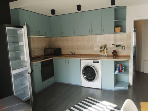 Дава се под наем Тристаен апартамент в Пловдив, Кършияка - 85 кв.м за 510 € - Снимка #1