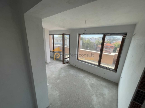 Тристаен апартамент в Пловдив, Център - 99 кв.м за 1920 €/кв.м - Снимка #1