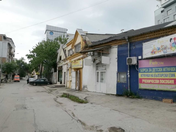 Дава се под наем Склад в Варна, ЖП Гара - 180 кв.м за 800 € - Снимка #1