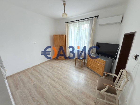 Тристаен апартамент в Средец - 75 кв.м за 1134 €/кв.м - Снимка #1