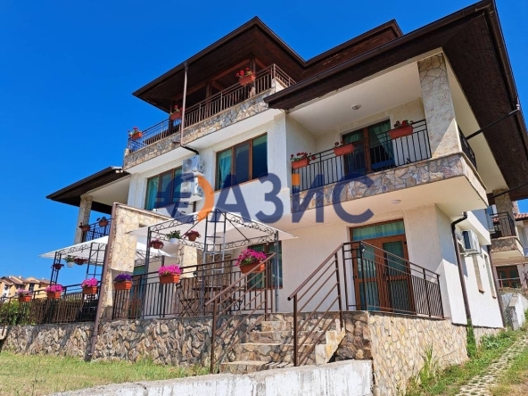 Хотел в Свети Влас - 320 кв.м за 1588 €/кв.м - Снимка #1