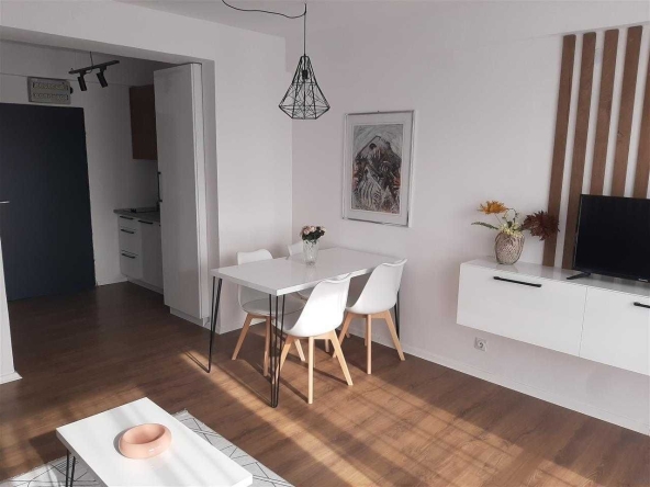 Дава се под наем Едностаен апартамент в Бургас, Лазур - 35 кв.м за 153 € - Снимка #1