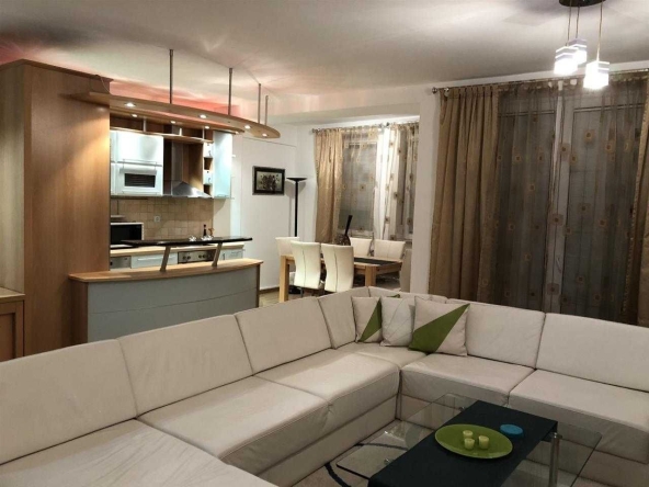 Дава се под наем Двустаен апартамент в Бургас, Център - 66 кв.м за 255 € - Снимка #1