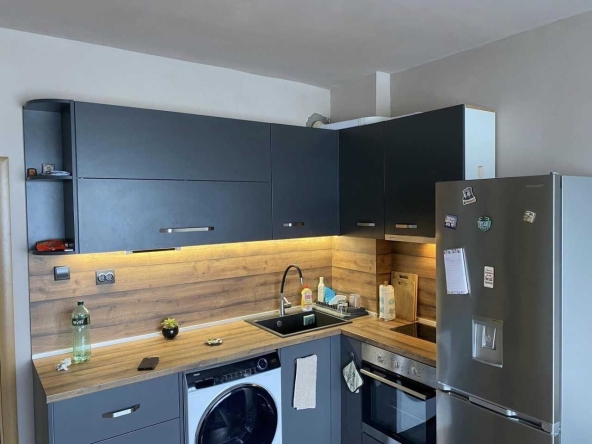 Дава се под наем Двустаен апартамент в Пловдив, Тракия - 60 кв.м за 300 € - Снимка #1