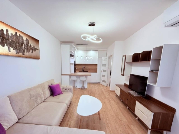 Дава се под наем Двустаен апартамент в Бургас, Изгрев - 72 кв.м за 663 € - Снимка #1