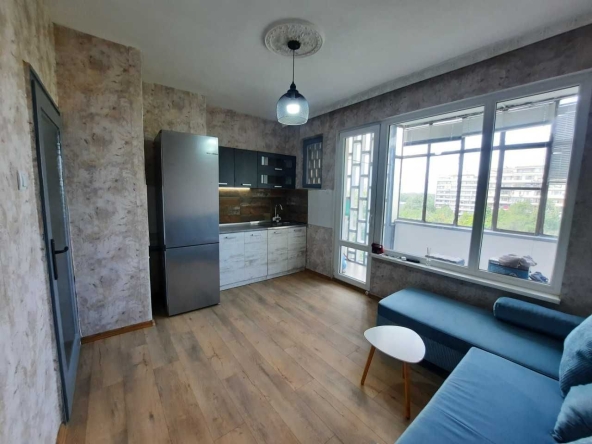 Двустаен апартамент в Пловдив, Център - 49 кв.м за 1919 €/кв.м - Снимка #1
