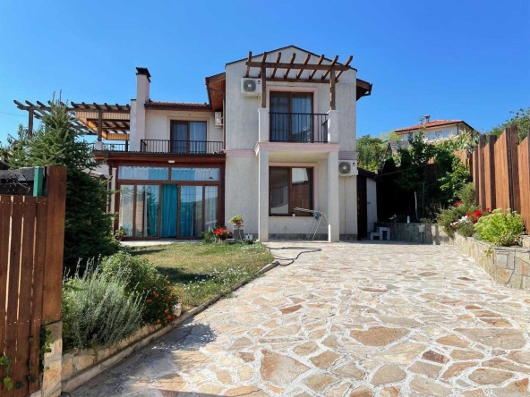 Къща в с. Осеново, Област Варна - 198 кв.м за 1465 €/кв.м - Снимка #1