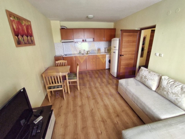 Двустаен апартамент в к.к. Слънчев бряг - 64 кв.м за 1079 €/кв.м - Снимка #1