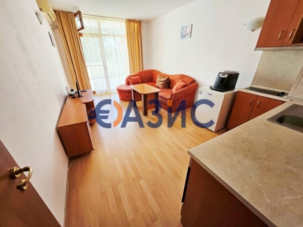 Двустаен апартамент в к.к. Слънчев бряг - 70 кв.м за 1070 €/кв.м - Снимка #1