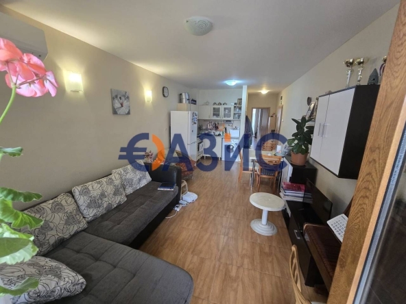 Двустаен апартамент в к.к. Слънчев бряг - 74 кв.м за 1075 €/кв.м - Снимка #1